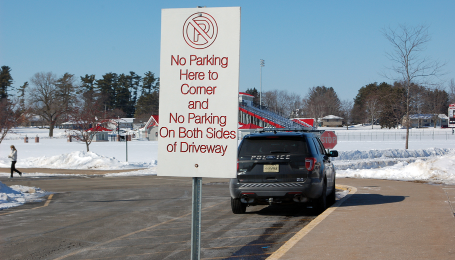 Hortonville police hear school parking concerns