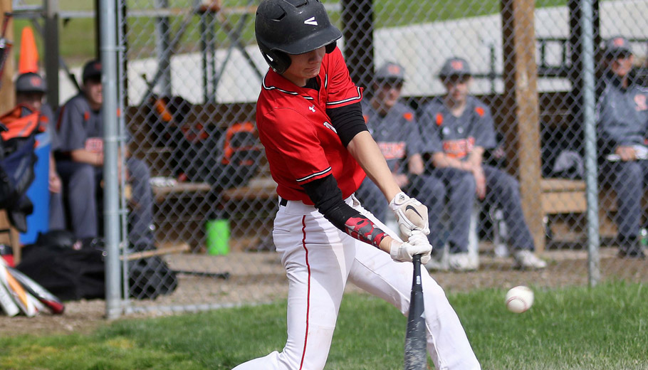 Kenny Reynolds takes a swing for Manawa.
Holly Neumann Photo