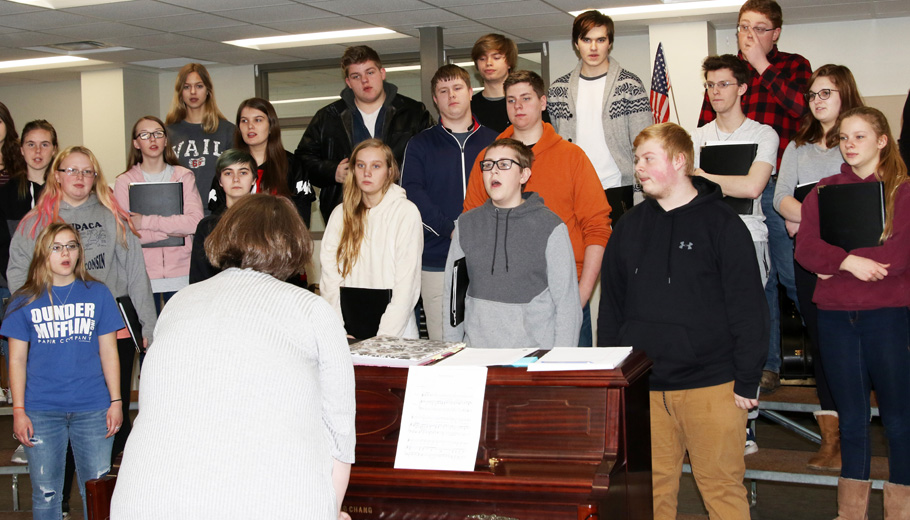 Weyauwega-Fremont mixed high school choir.
Holly Neumann Photo