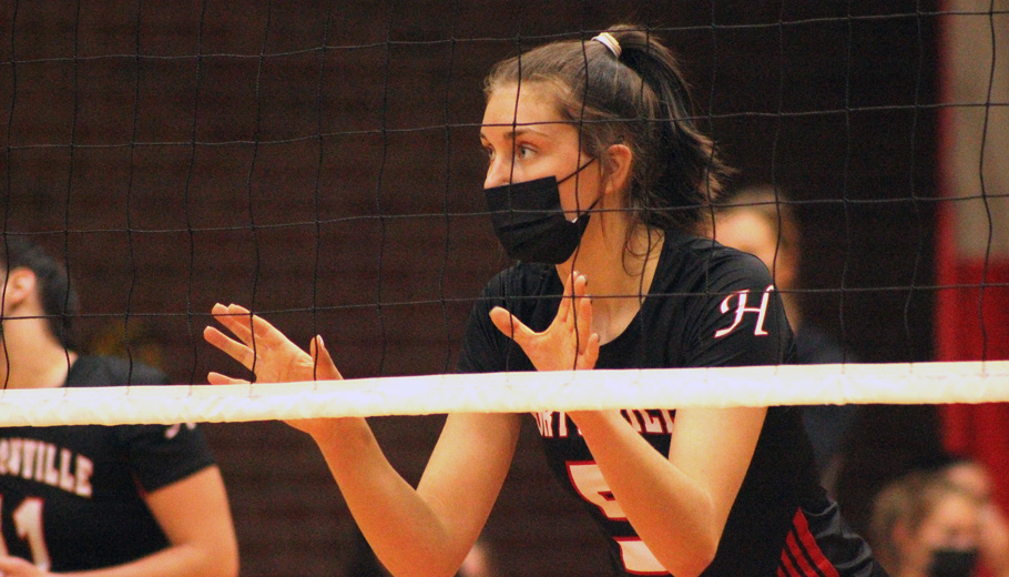 Hortonville's Molly Rohde waits for a serve from Merrill.Greg Seubert Photo
