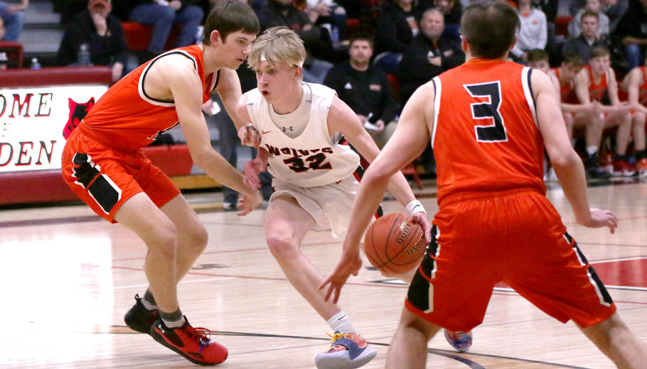Rohan Hass takes the ball to the hoop for Manawa.Holly Neumann Photo